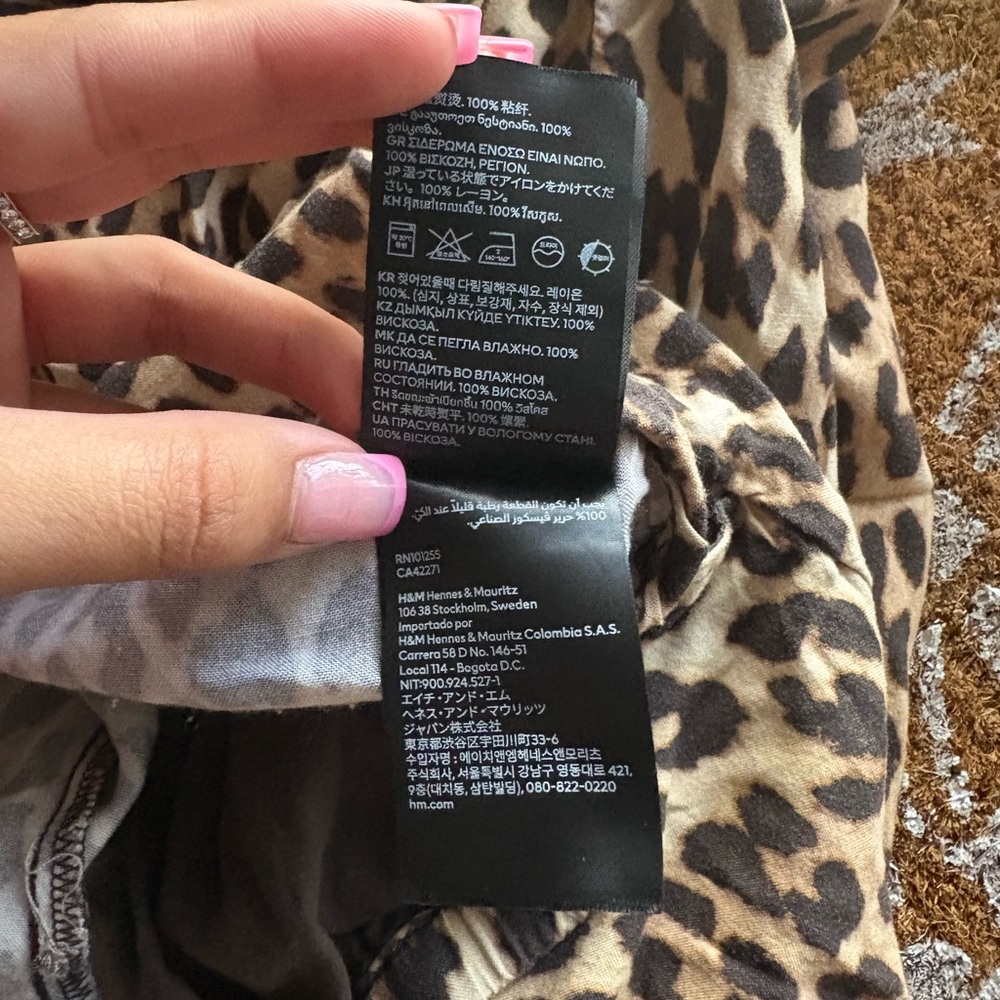 H&M Leopard Print Wide-Leg Pants - Picture 8 of 8